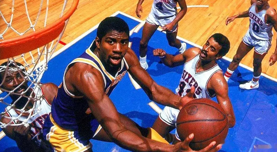 相比之下 相比之下